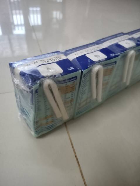 Đơn hàng móp méo bể vỡ. Bao bì không tốt. Kiến vào rất nhiều. Nhìn như hàng giả kém chất lượng so với 1 sản phẩm chính hãng