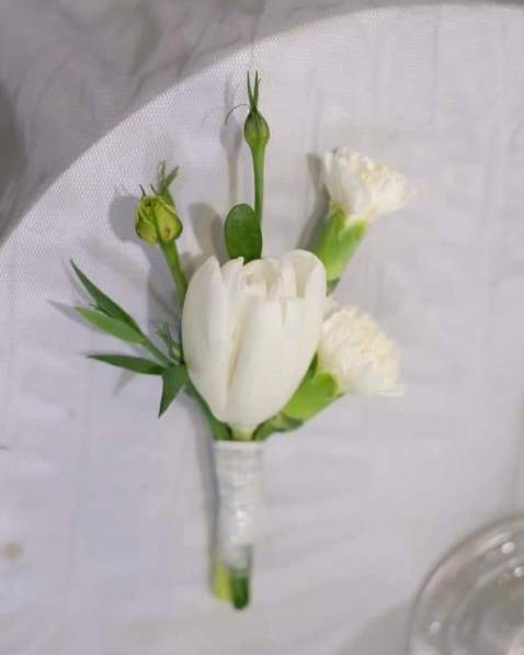 Sản phẩm ko múc kem đc. Bị lỏng rớt mấy mấu