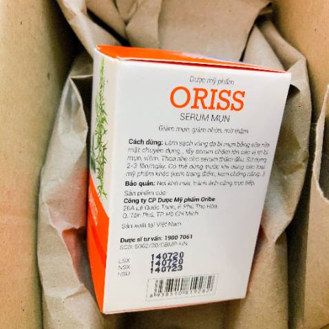 Sửa rữa mặt Oriss:   Sữa rửa mặt xài rất ok , giảm dầu nhờn, với mụn nó đẩy ra cũng dễ lấy, se khít lỗ chân lông , rất sạch 
Serum Oriss:  Mấy lần mình ngại mua srm do dùng là bị nổi mụn, nghe bạn chỉ loại oriss này nên mua dùng thử,  mà kết luôn, xài k bị nổi mụn hay dị ứng nữa, da sạch mịn, serum mình chấm mụn trên lưng cũng đỡ