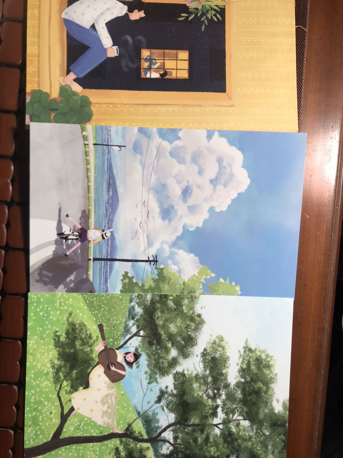 Tiki vẫn vậy gia hàng nhanh gần như chỉ mất một ngày là mình nhận được hàng. Nhưng hơi thất vọng về cách đóng gói khi không có một lớp nào bảo vệ sách luôn ấy, xong sách của mình còn cũ trông như đã đọc qua rồi vậy vết mở sach rất rõ luôn