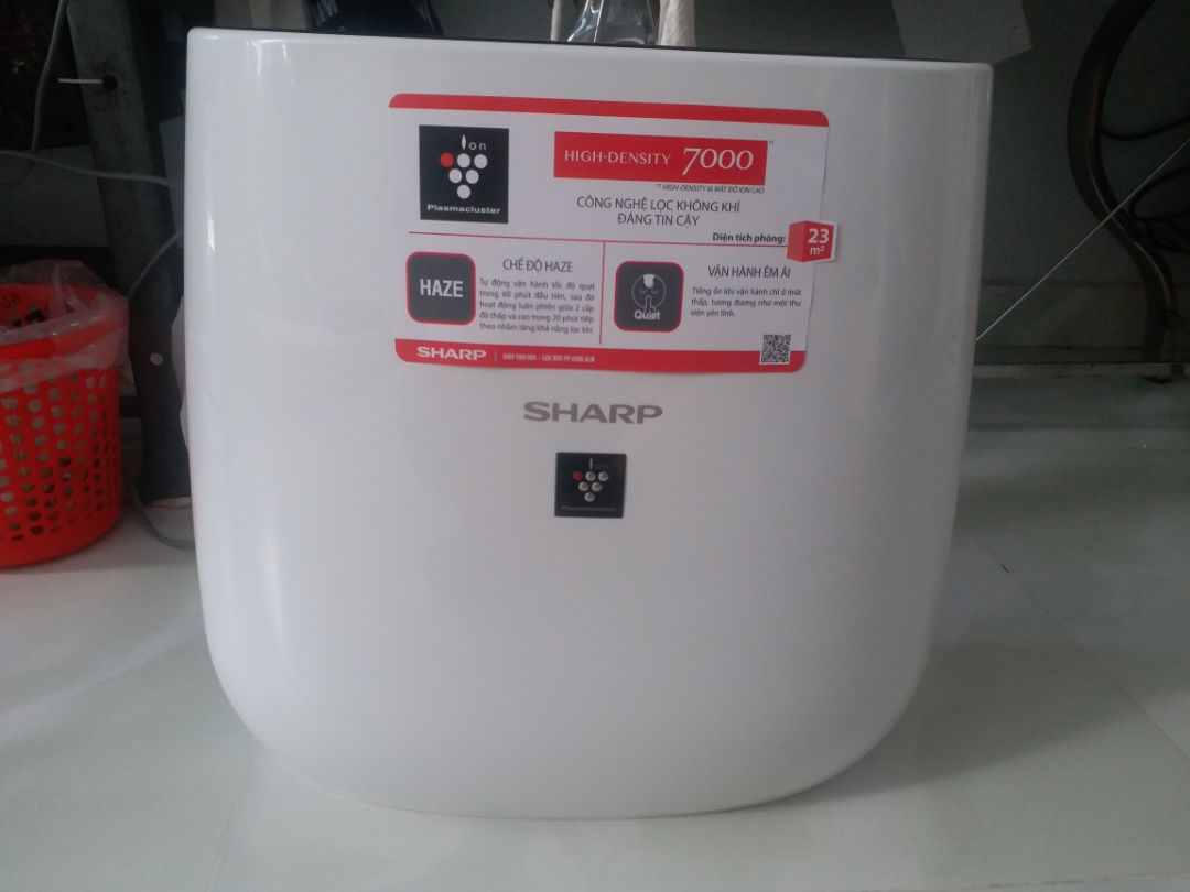 máy nhật, lắp ráp tại thái lan. mình chạy thử máy 30ph thì thấy không khí khác hẳn, mát mẻ kiểu đang ở dưới gốc cây. Giá này quá ok luôn rồi. Gọi cho hãng sharp và mình đk bảo hành sau khi nhận hàng. Kiểu dáng máy đẹp, sang trọng. nói chung là ngoài mong đợi máy nhật, lắp ráp tại thái lan. mình chạy thử máy 30ph thì thấy không khí khác hẳn, mát mẻ kiểu đang ở dưới gốc cây. Giá này quá ok luôn rồi. Gọi cho hãng sharp và mình đk bảo hành sau khi nhận hàng. Kiểu dáng máy đẹp, sang trọng. nói chung là ngoài mong đợi
