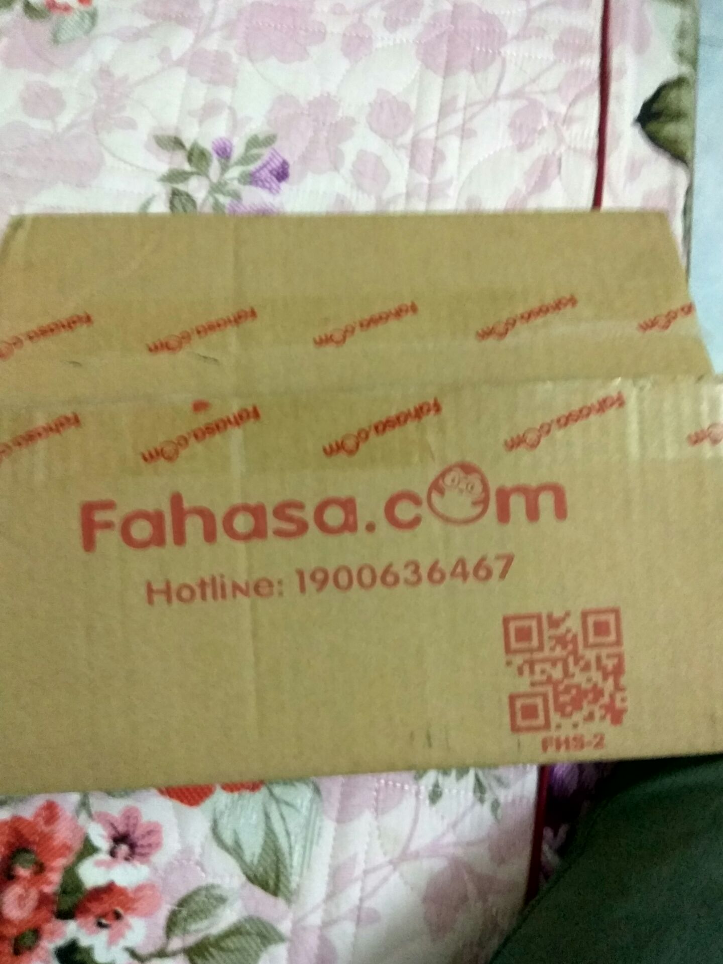 mình mua của tiki sao fahasa lại giao?sản phẩm gia rất chậm,đóng gói ổn.mong tiki giải đáp thắc mắc này để mình còn hiểu??