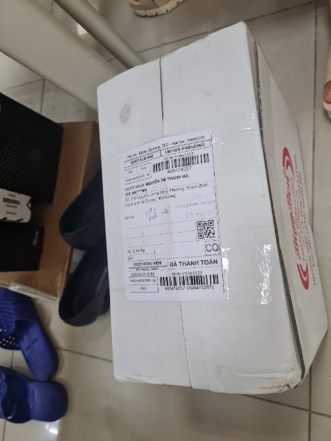 Sandal chắc chân, phần gót ôm chân. Đi lại thoải mái,êm. Nhưng đế hơi kêu do là đế nhựa ah