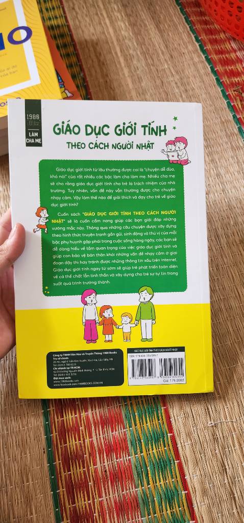 Sách mới, bìa đẹp, đóng gói cẩn thận, nội dung hay. 
Giao hàng hơi lâu.