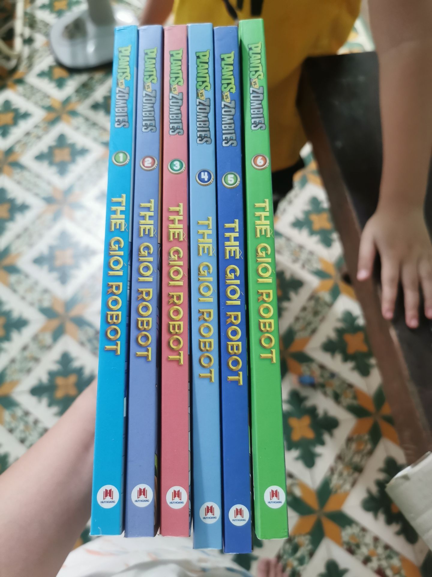 Đóng gói cẩn thận. Nhưng sách chưa đc bọc bìa. Bình thường mua những nhà sách khác được bọc cho luôn. ?
Rất hi vọng shop bọc sách luôn ạ.
Sẽ ủng hộ shop