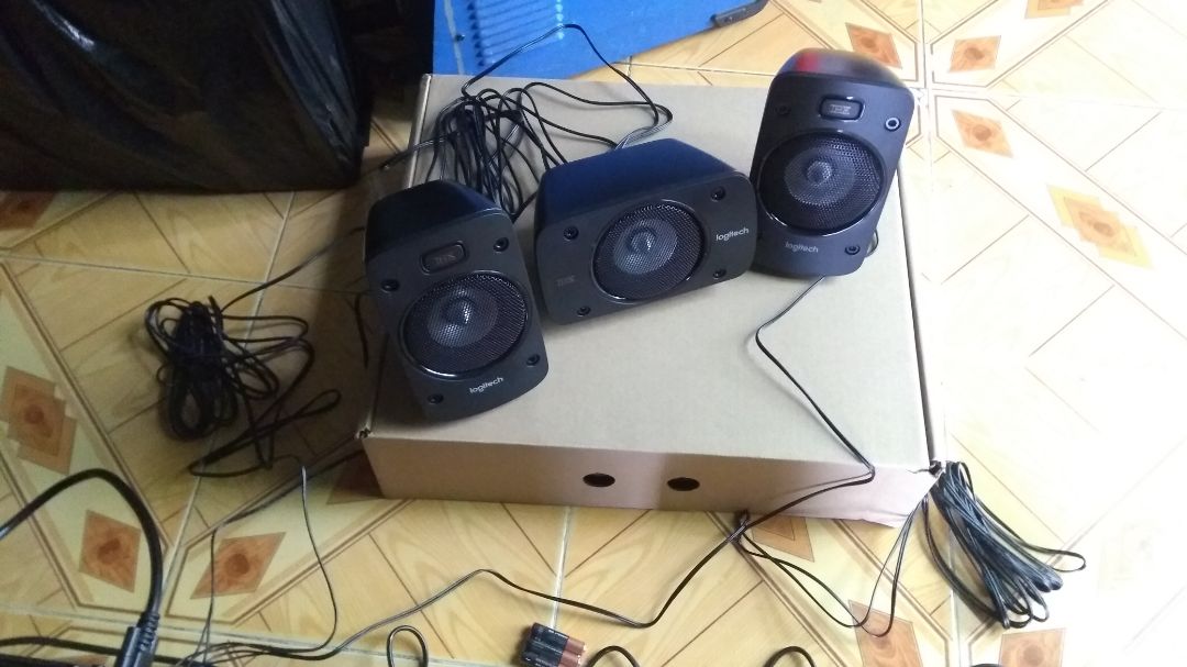 mình nhận hàng sớm hơn so với dự kiến của tiki.? loa nghe nhạc rất đã cả trữ tình và remix. đánh giá 3 sao vì nhà bán hàng đóng gói thiếu mất 2 sợi dây loa không biết bên tiki có hỗ trợ cấp lại 2 dây thiếu không? mình muốn biết thông tin bảo hành của bộ loa mình vừa mua vì mình tra imei trên web không thấy gì.mong phản hồi của nhà bán hàng