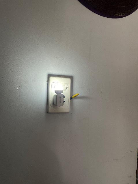 Đèn cứng cáp, làm đèn ngủ ok, giá rẻ chỉ 5k.