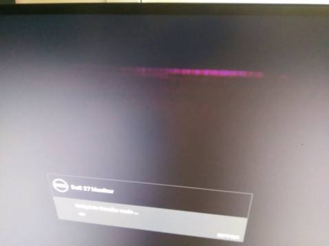 Hàng đóng gói quá sơ sài, mở ra thì lỗi hở một mảng màu. Yêu cầu đổi trả thì lại bắt bớ không được dính băng vào hộp? Khó hiểu??? Do dịch vận chuyển chậm chễ gần 2 tuần. Ai thông cảm cho tôi? Khách hàng là thượng đế?