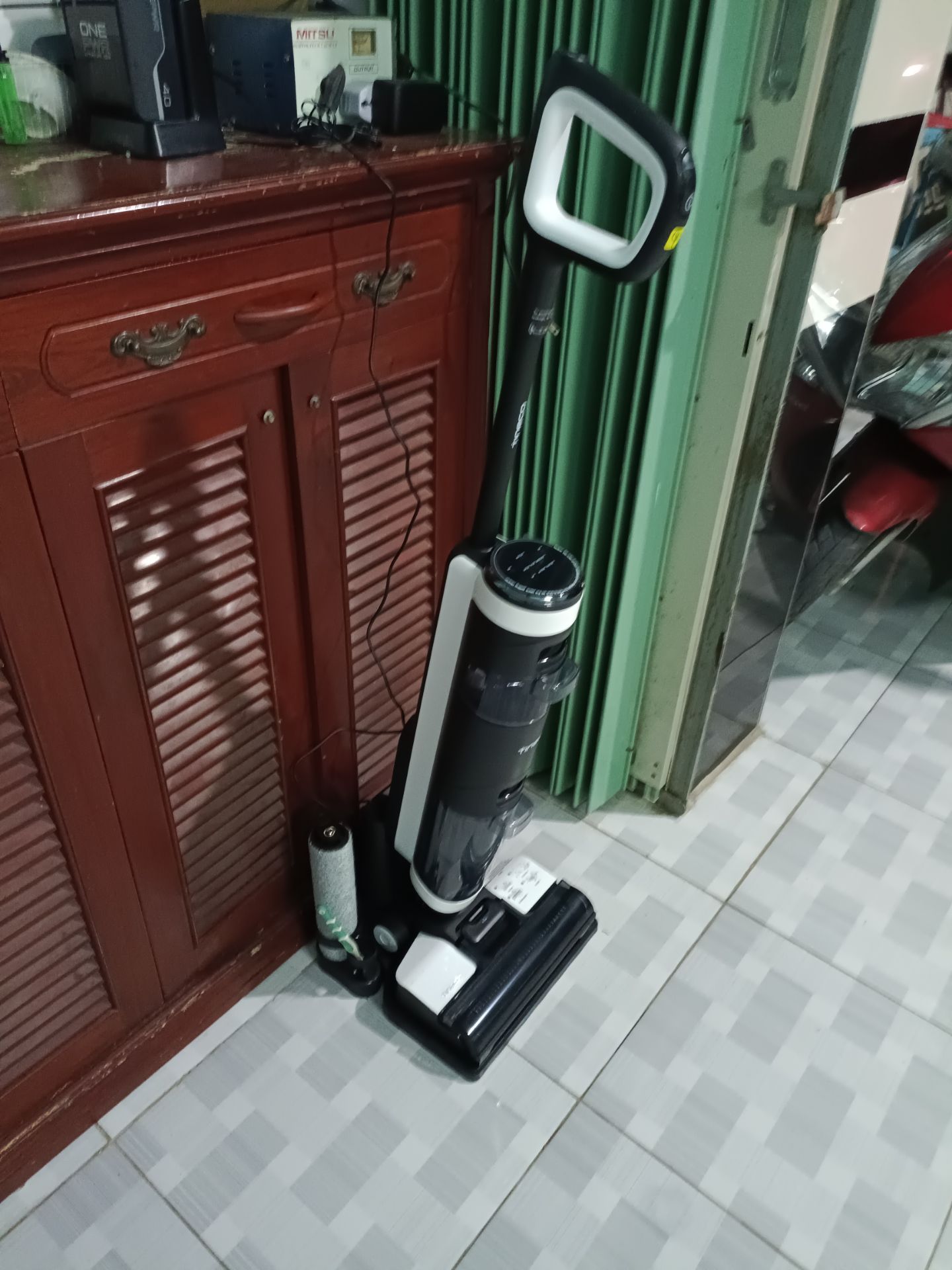 máy lau sạch và êm. nếu dùng bền nữa thì tuyệt vời.