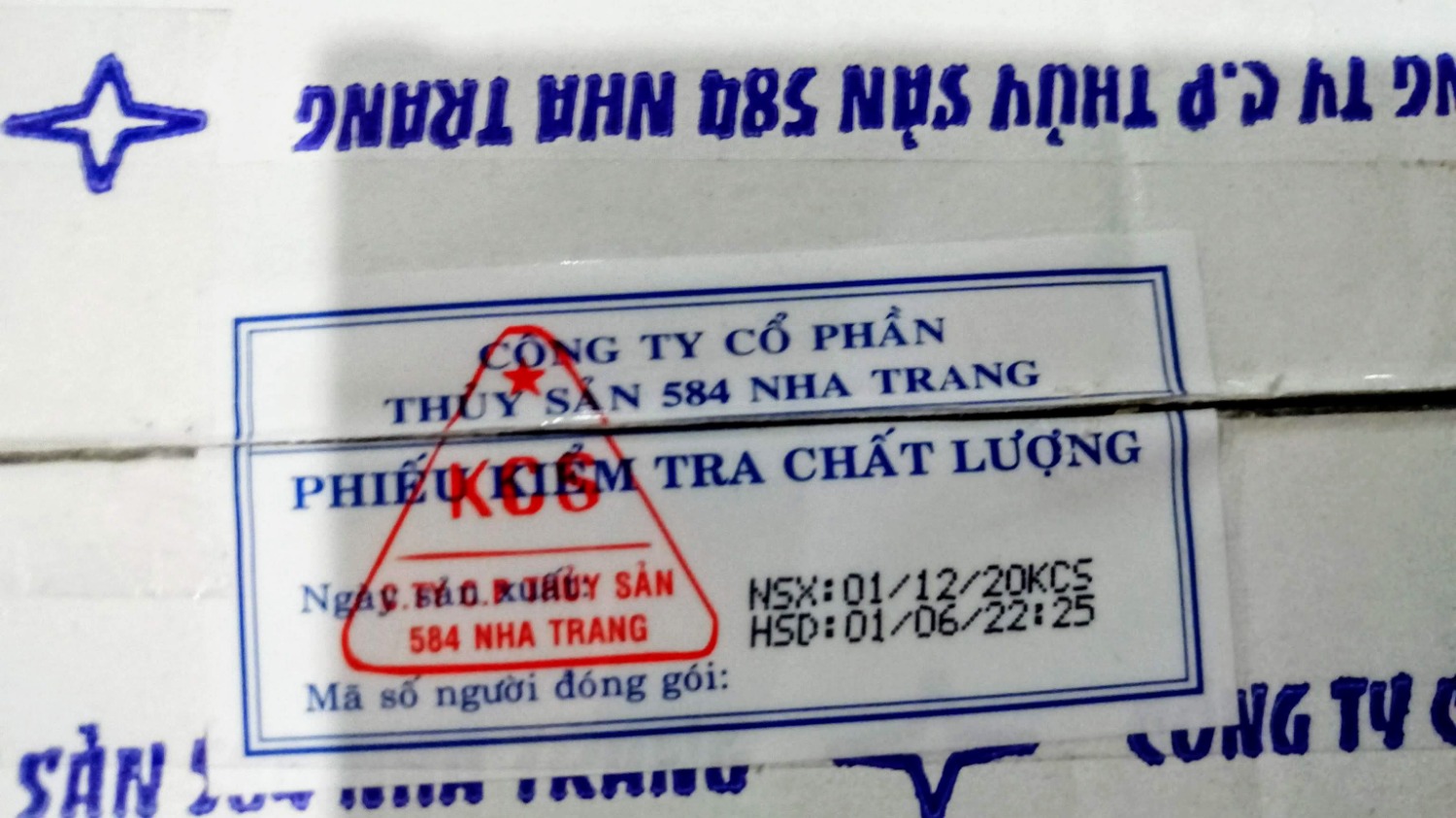 Lần đầu tiên mua thử sản phẩm này đã rất hài lòng về quy cách đóng gói cũng như hình thức bao bì nhãn mác của sản phẩm, có cả tem KCS, hạn sử dụng còn dài lâu, nhìn thôi đã thấy yên tâm hàng chính hãng rồi, về chất lượng thì phải nói là rất tốt trong tầm giá, mình chỉ mới mua thử loại 20 độ đạm thôi mà nếm thử thấy ngon hơn mấy loại đắt tiền hơn mà mình đã từng sử dụng, chất lượng tạo lòng tin, lần sau mình sẽ tiếp tục mua loại độ đạm cao hơn để có thêm trải nghiệm. Cảm ơn TIKI và 584 Nha Trang !