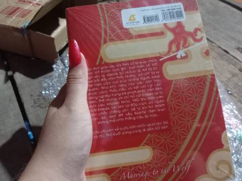 Chòi oi đợi mãi mới có cơ hội cầm lên tập tiếp theo 😭 😭 kể từ khi đọc bộ nì trên thánh địa đã bị truyện cho yếu tiếng Trung rồi 🥺 🫶 hôm nay quay lại có thể đọc được rồi 🎇 🎇

Sản phẩm đến đẹp, ổn, đúng sản phẩm và shipper rất nhiệt tình và đáng yêu 🥰 🥰