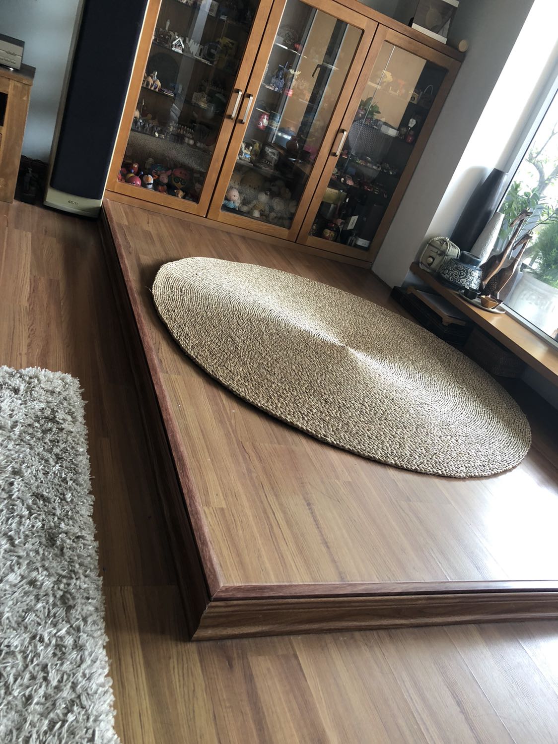 Thảm dày dặn, đẹp, thơm, mình mua lần 2 rồi :) giao hàng nhanh nữa