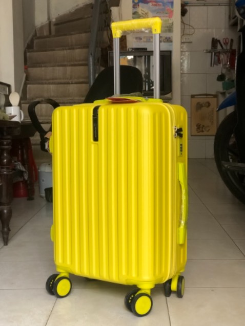 Màu hơi tối hơn so với ảnh, tay kéo không đạt yêu cầu cho lắm, các bộ phận còn lại thì ổn
Nhà bán trả lời tin nhắn rất nhanh, nếu dịch vụ bảo hành tốt nữa thì 10 điểm.
Mua với giá sale còn 399k là hợp lý