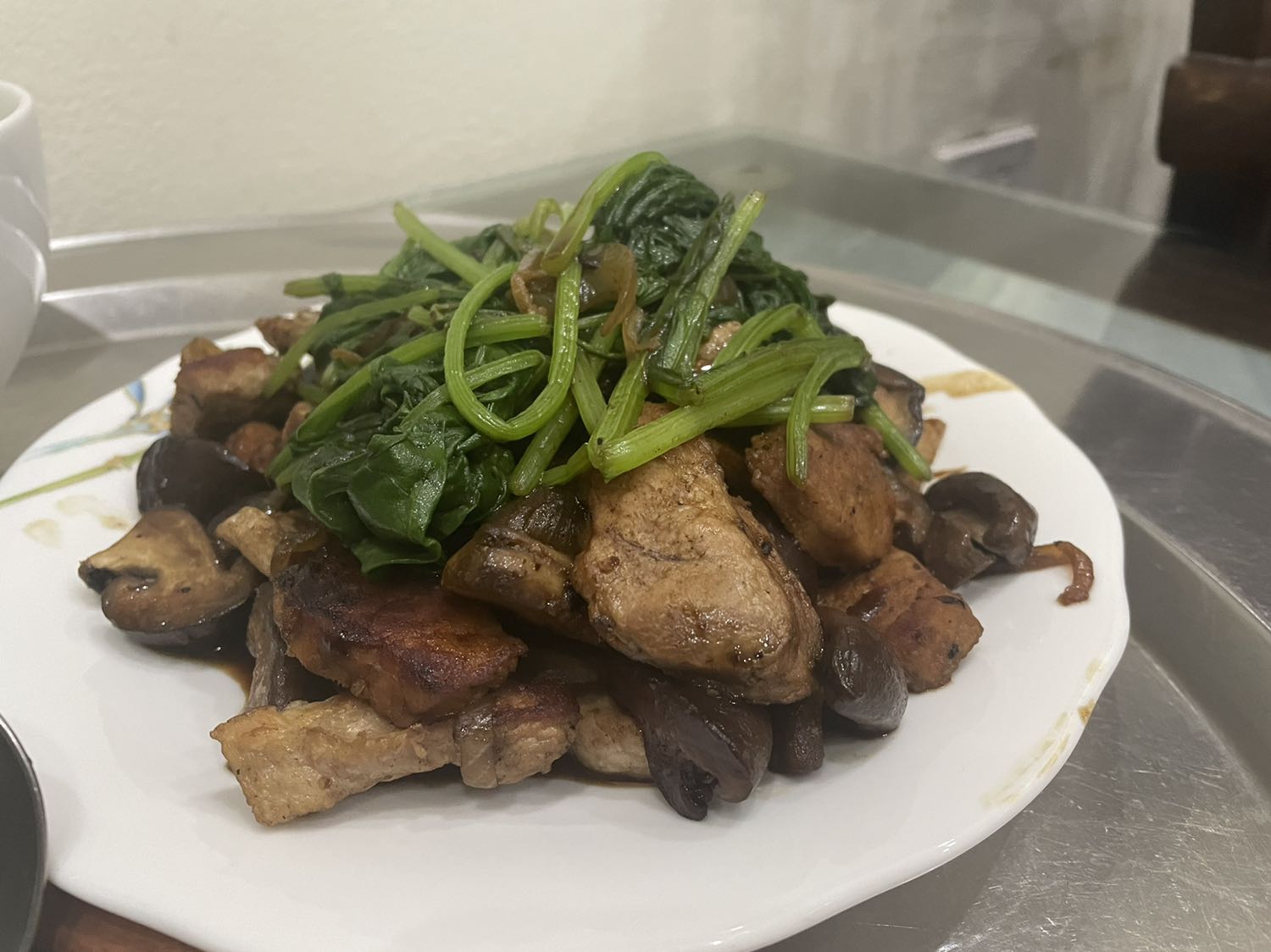 Giao hàng nhanh. 
Nồi áp suất cao tần công nghệ từ IH cho chất lượng món ăn ngon. Mình đã thử nấu cơm và 1 món theo sách.
Nhưng sách công thức nấu ăn theo nồi nên nói đến việc mở vung lúc nào đóng vung lúc nào, ghi giờ, phút thì dễ hơn. Dùng nồi này chắc phải đọc kĩ và làm nhiều
Nấu áp suất thì miễn chê