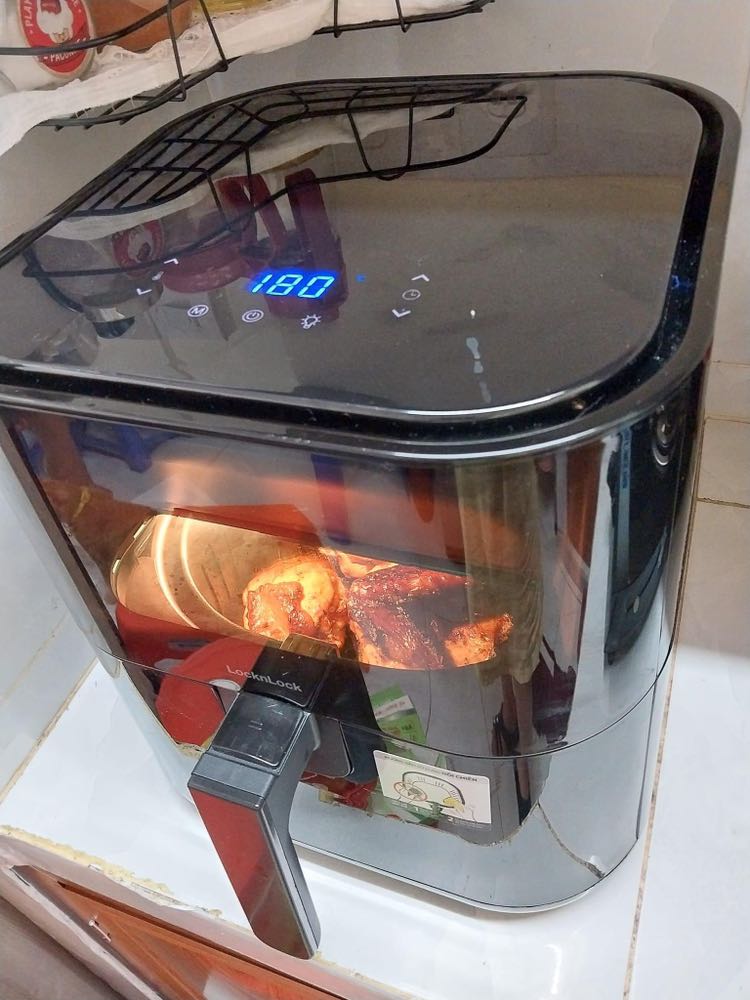 10 điểmmmm nha mọi người. Mẫu đẹp. Nhìn được đồ ăm khi nấu tiện lắm. Mình săn sale với giá 1tr6 còn được hoàn 100k, được tặng kèm máy sinh tố lock&lock ngày 11.11. Đặt hôm trước hôm sau giao luôn.