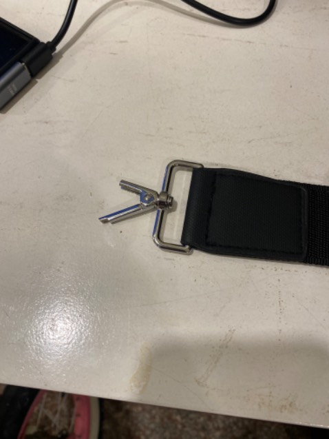 Sản phẩm kém chất lượng, quai đeo bị gãy móc