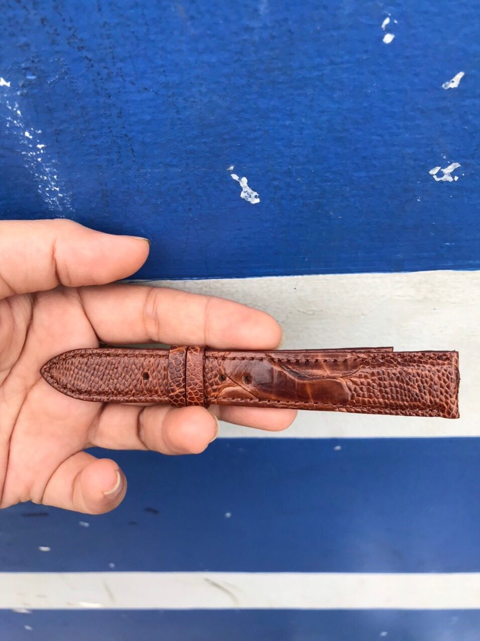 Đặt lần 1- gửi sai màu đã chọn - chọn màu nâu đỏ nhưng lại gửi màu nâu vàng - đã phản ánh nhưng lần 2 vẫn cố tình gửi sai tiếp. Thât vọng ghê