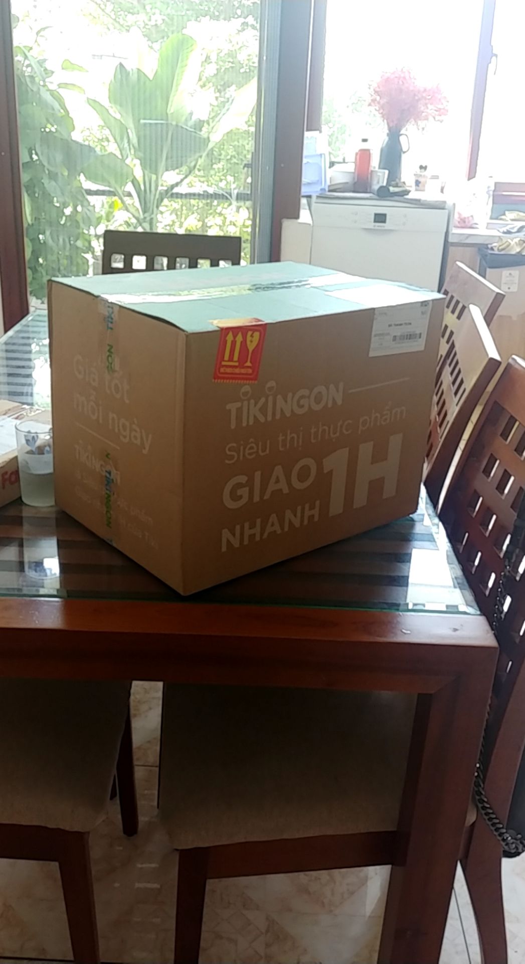 Shop không có sách nhưng vẫn giao hàng