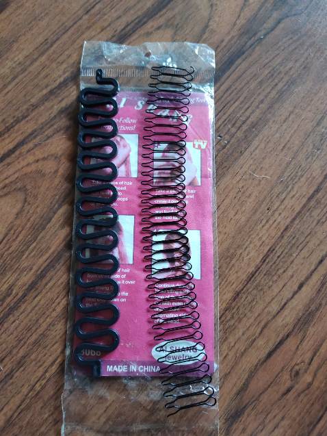 Đặt 2 chiếc xược bằng thép giống nhau mà shop lại gửi một chiếc bằng nhựa hầu như không có tác dụng. Khá là thất vọng vì việc giữ chữ tín của shop.