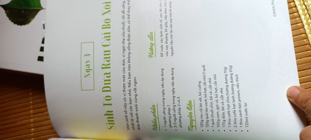 Mình đã thực hành theo mấy món trên Kênh Youtube chị của Emma Phạm. Mua sách vì mình thấy mình đọc thì nhớ lâu hơn nghe. Còn làm theo thì mình mở lại Video. Sách in hình rõ nét. Nội dung là các công thức ngắn gọn, dễ thực hiện.