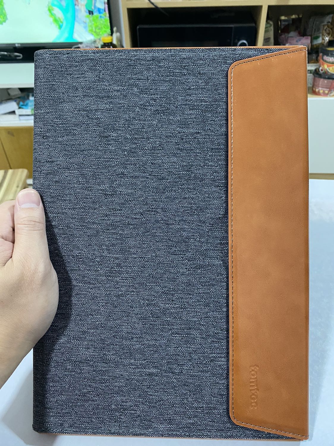 Sản phẩm đẹp, vừa vặn với Macbook 13”. Rất hài lòng. Chấm cho shop 5 sao Sản phẩm đẹp, vừa vặn với Macbook 13”. Rất hài lòng. Chấm cho shop 5 sao