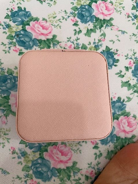 Đặt màu xanh mà shop gửi màu hồng