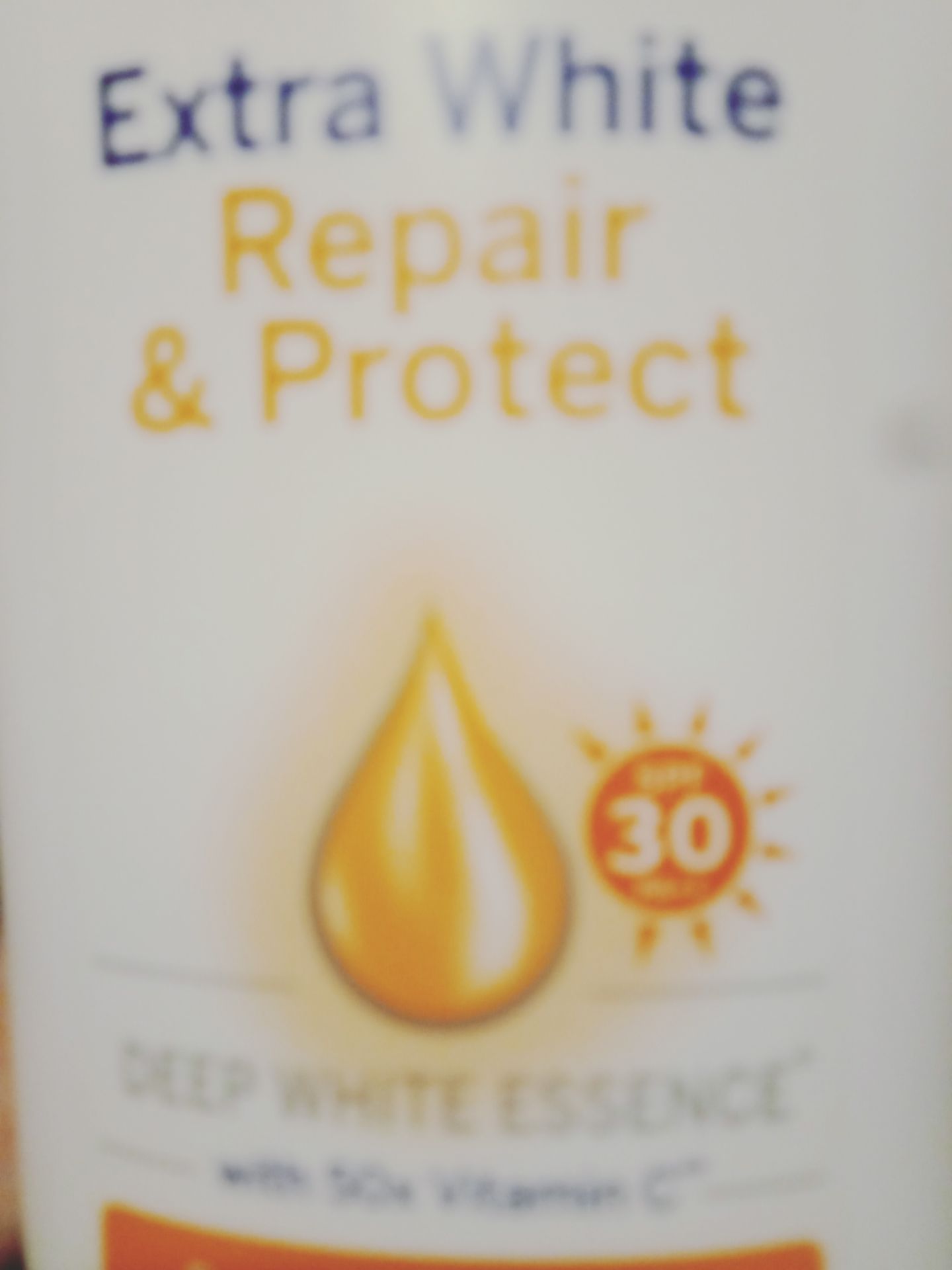 sản phẩm khi thoa khá dính,  mùi thơm nhẹ,  bao bì nhìn hơi cũ,  ko đầy chai,  hiệu quả làm trắng chưa rõ,  kiểu này dùng toàn thân chác sẽ mau hao