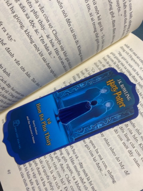 uii sách giao nhanh mà mình k ngờ tới luôn á, mình đặt vào lúc 11h đêm mà 1h trưa hsau mình đã nhận đc rồi, sách đẹp, chất lượng nha mn, mình sẽ qlai mua tiếp ạ