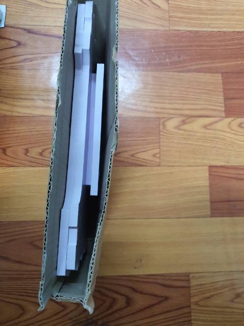 Hàng giao không đủ phụ kiện thì làm sao mà treo kệ lên đc