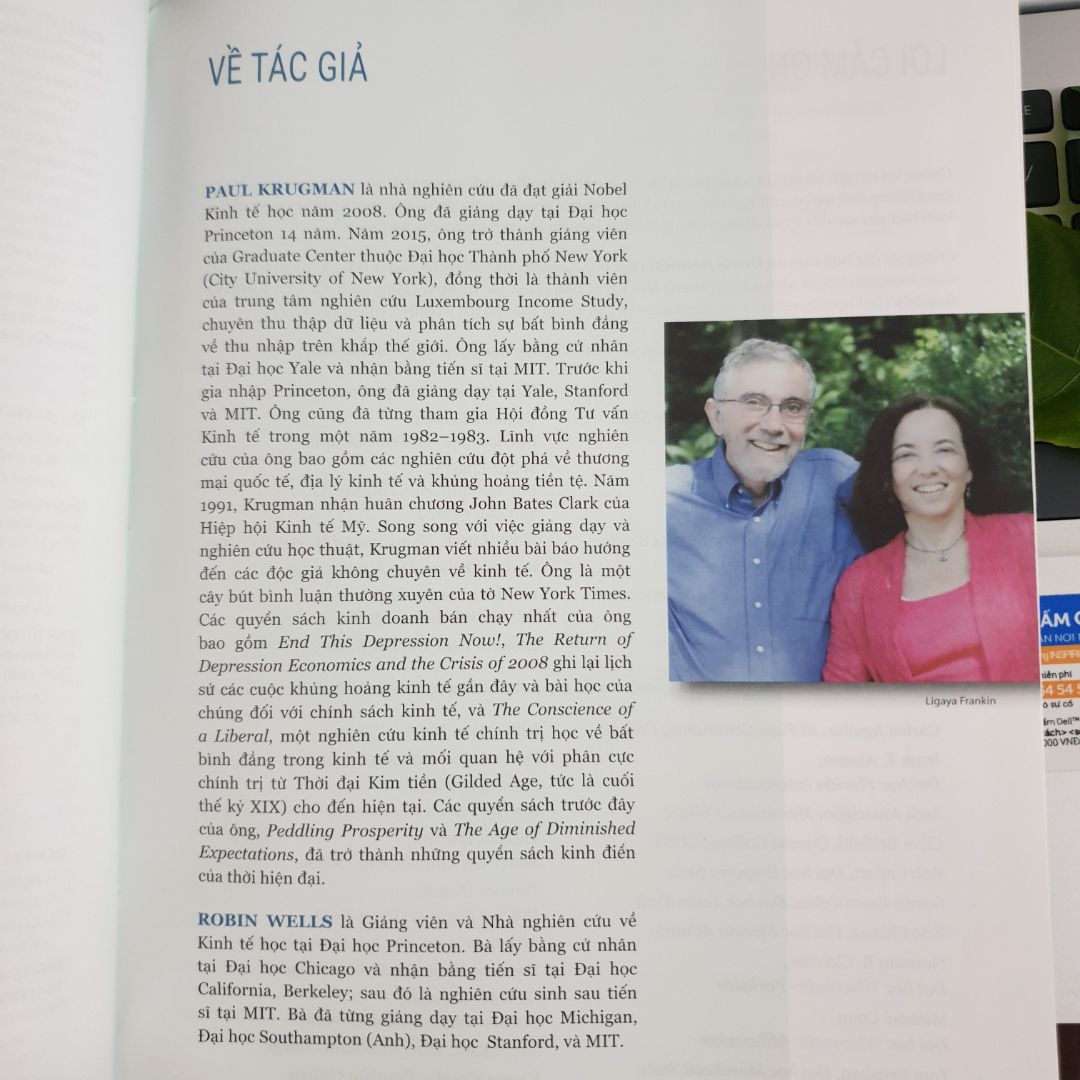 Sách hay và đáng mua, không uổng danh tác giả là chủ nhân duy nhất của giải Nobel kinh tế 2008. Người đọc có thể chưa học qua kinh tế nhưng đọc chậm trãi thì cũng hiểu được các kiến thức cơ bản của Kinh tế học. Mỗi phần tác giả đều đưa ra các tình huống thực tế và câu hỏi thực hành để nắm chắc và dễ hiểu hơn về kiến thức đã đọc.
Sách được in màu hoàn toàn và đóng quyển cẩn thận. Sách hay và đáng mua, không uổng danh tác giả là chủ nhân duy nhất của giải Nobel kinh tế 2008. Người đọc có thể chưa học qua kinh tế nhưng đọc chậm trãi thì cũng hiểu được các kiến thức cơ bản của Kinh tế học. Mỗi phần tác giả đều đưa ra các tình huống thực tế và câu hỏi thực hành để nắm chắc và dễ hiểu hơn về kiến thức đã đọc.
Sách được in màu hoàn toàn và đóng quyển cẩn thận.