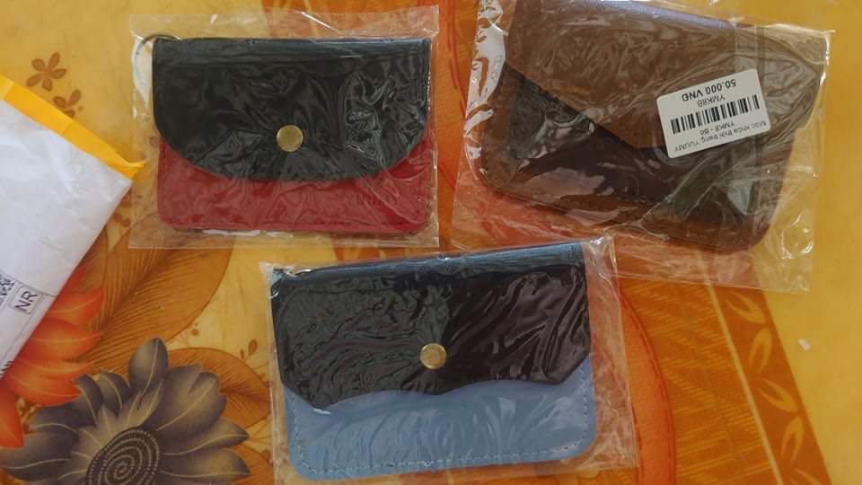 Mua 3 cái thì được mỗi cái này shop giao đúng. Nên chỉ cho sản phẩm này 5 sao được thôi. Hai mẫu kia không phải mẫu mình chọn, không vui với kiểu tự đổi như vậy.