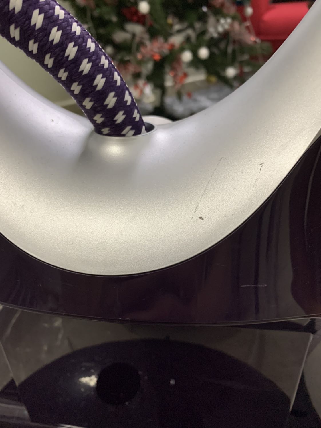 1. mua sản phẩm mới. nhưng giao đồ cũ: 
hàng trầy xước. còn đọng hơi nước bên trong, chứng tỏ đã có ng dùng rồi.
2. đóng gói tệ, thùng xốp nát từ bên trong. shop đóng ẩu( k thể đổ lỗi cho tiki, nếu do vận chuyển, sẽ trầy xước và móp méo cả trong lẫn ngoài.

3. vẫn chưa dùng thử, k biết có dùng đc hay không.... sẽ complain với tiki sau
 
Mọi người cân nhắc thật kỹ trước khi mua!