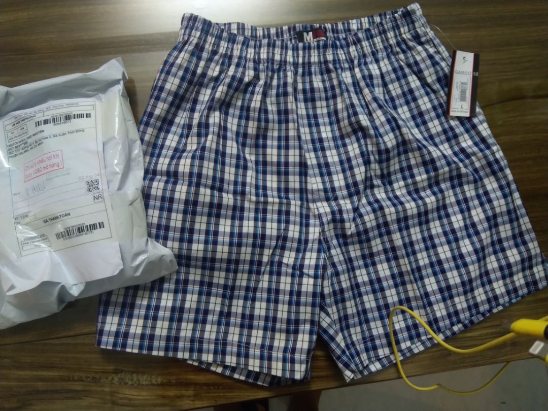 Size L nhưng quần quá nhỏ, 65kg cao 1,63 mà mặc ko vừa. Tôi muốn trả hàng được ko shop? hoặc nếu có size XXL thì đổi giúp tôi, cảm ơn Size L nhưng quần quá nhỏ, 65kg cao 1,63 mà mặc ko vừa. Tôi muốn trả hàng được ko shop? hoặc nếu có size XXL thì đổi giúp tôi, cảm ơn