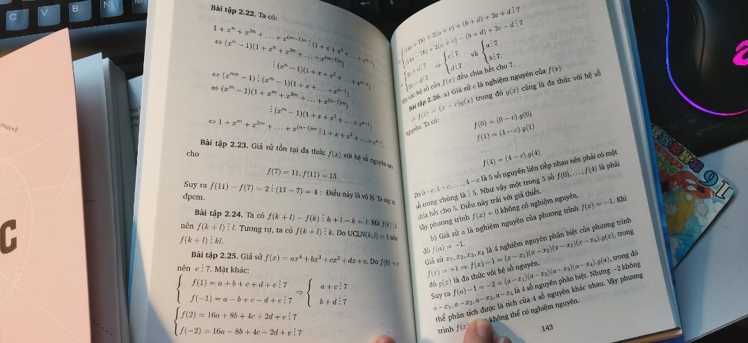 Mình thực sự rất thích sách của tủ sách sputnik, quá tâm huyết không chê được ấy