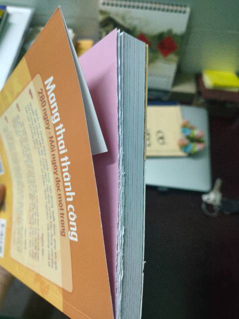 Sách nội dung ổn nhưng đóng giấy lỗi hết, trang ngắn trang dài còn canh chưa đều, trang ko được tách, cắt rất ẩu!!! 
Mang đi tặng mà giờ đành để lại, tôi đề nghị được đổi cuốn mới