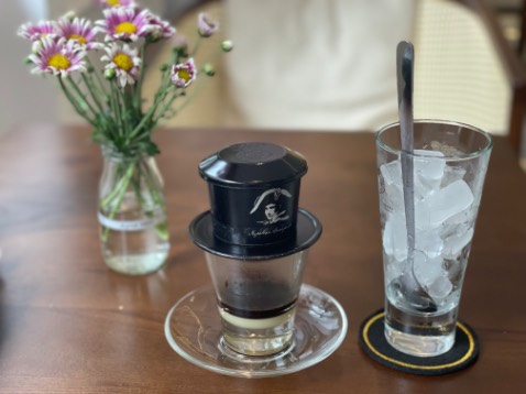 Sách viết dễ hiểu, dẫn chứng thuyết phục, đọc sẽ có nhiều cách nhìn về chuyện ăn uống có hại cho sức khoẻ thế nào, nhất là việc ăn nhiều thịt. Quan điểm về ung thư và cách chữa bằng nhịn ăn rất hay.