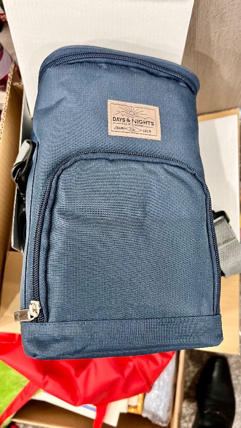 Giao hàng nhanh và hàng giao giống như hình