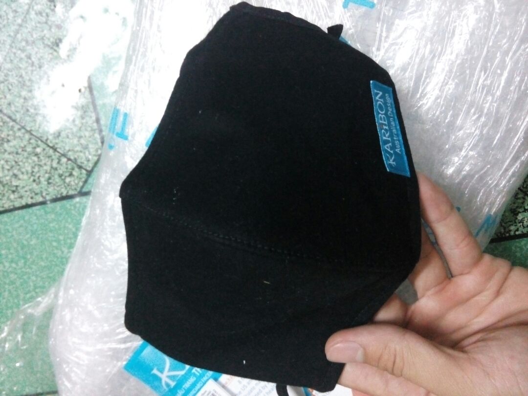 Đáng đồng tiền, sản phẩm độ hoàn thiện cao, chống bụi bẩn khá tốt. Nếu bạn mặt gầy gầy thì mua size M được, mình mua về khá vừa, có chỗ để chỉnh độ rộng quai nữa.