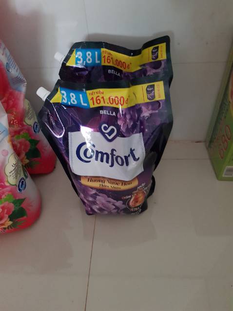 Nhà mình dùng hương Bella này thường xuyên.Nói chung mình rất hài lòng với chất lượng các sản phẩm của Unilever.