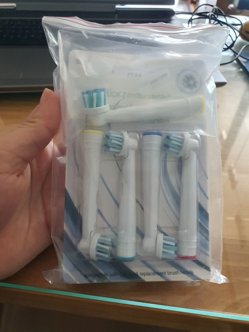 dịch vụ rất tốt, giá cả hợp lí, shop tặng quà nhiều lắm. vote 5 sao cho shop nheeeee