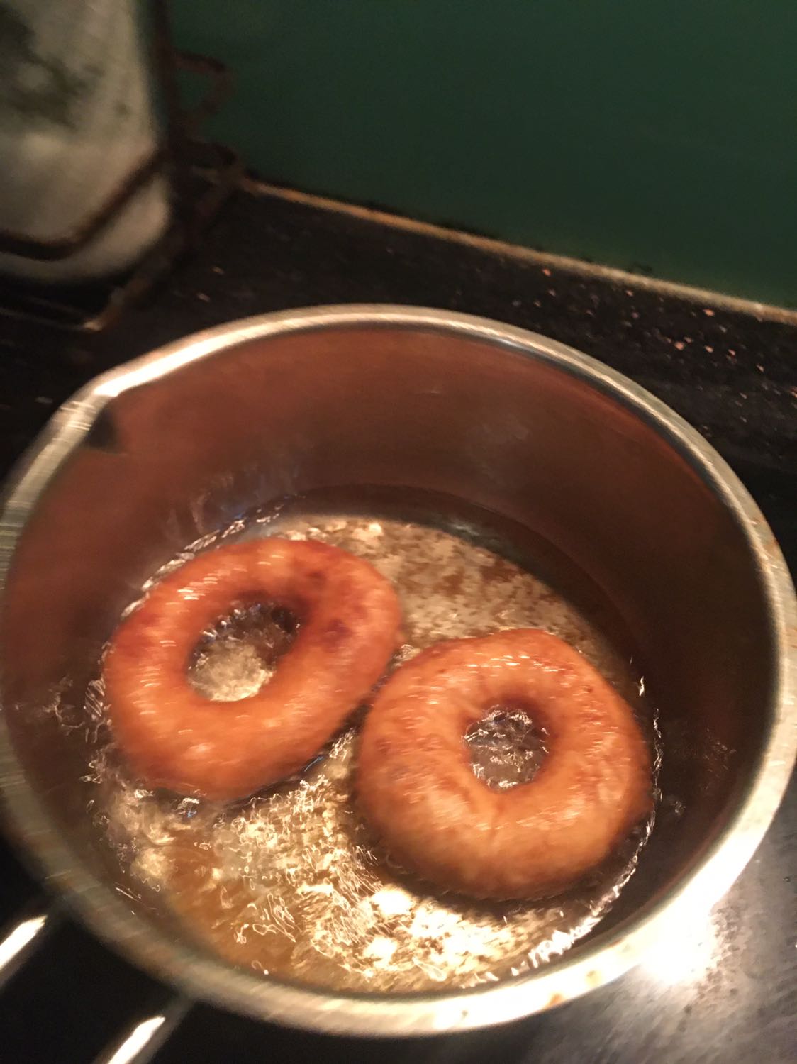 Sản phẩm đúng như quảng cáo, bao bì đóng gói cẩn thận có nhãn hàng dễ vỡ đảm bảo kỹ thuật,  giao hàng nhanh chóng, đảm bảo không tiếp xúc đứng cách xa 2m. Sản phẩm dùng tốt chất lượng