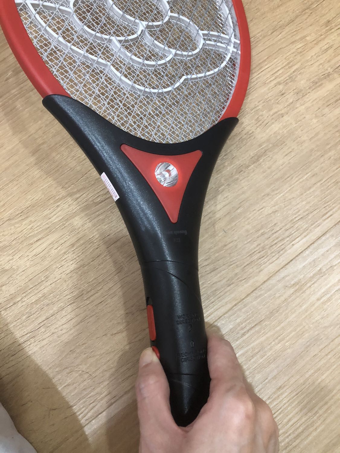 mới xài dc 1 lần đã hư rồi shop ơi. bật ko lên nữa. có bảo hành ko vây