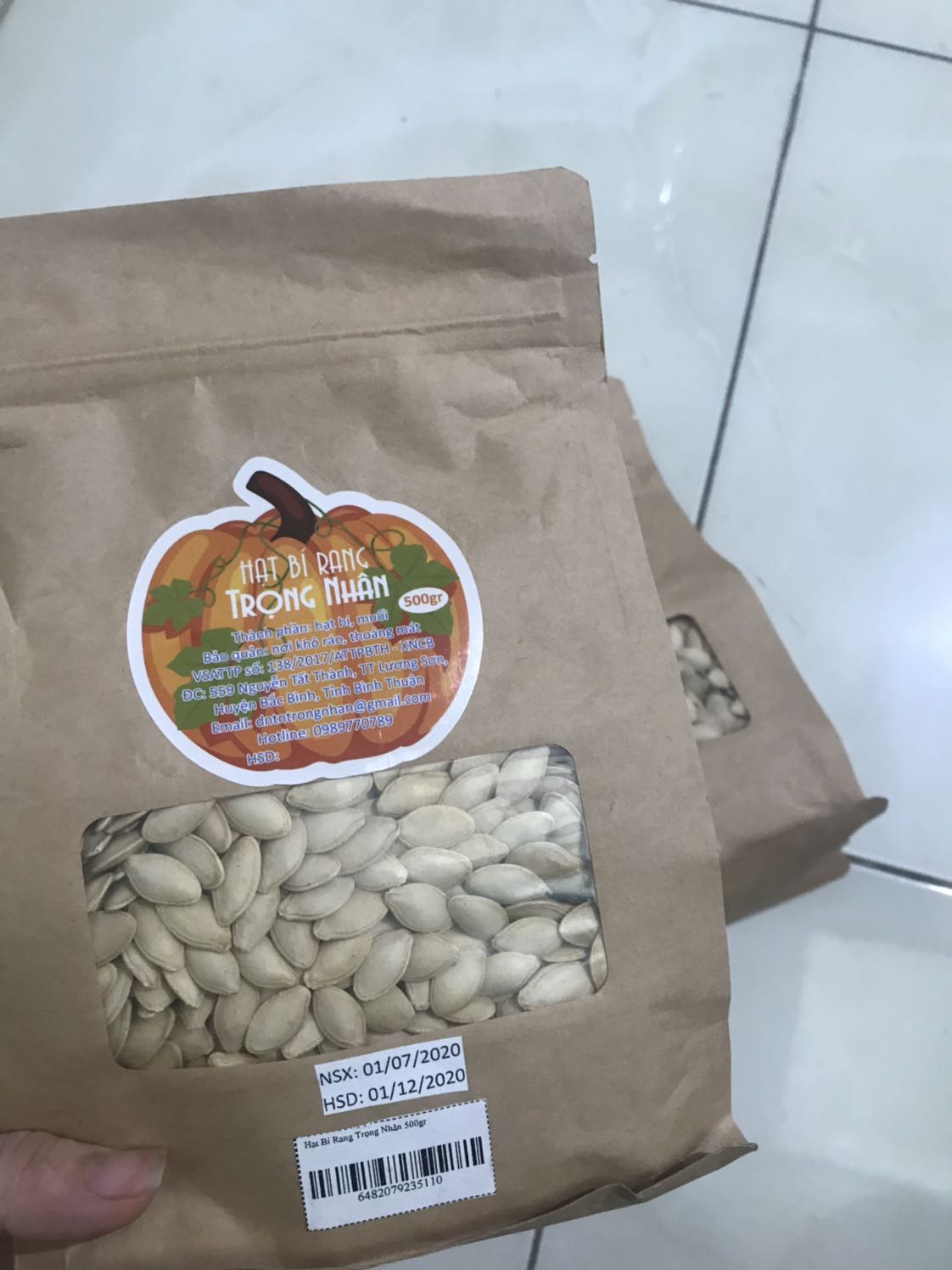 Ngon lắm nha mọi người, nên mua nhé
Đóng gói cẩn thận
Hạn sử dụng đầy đủ hết ấy
Hạt bùi, giòn tan!!! 
Sẽ ủng hộ shop lần 2 nè