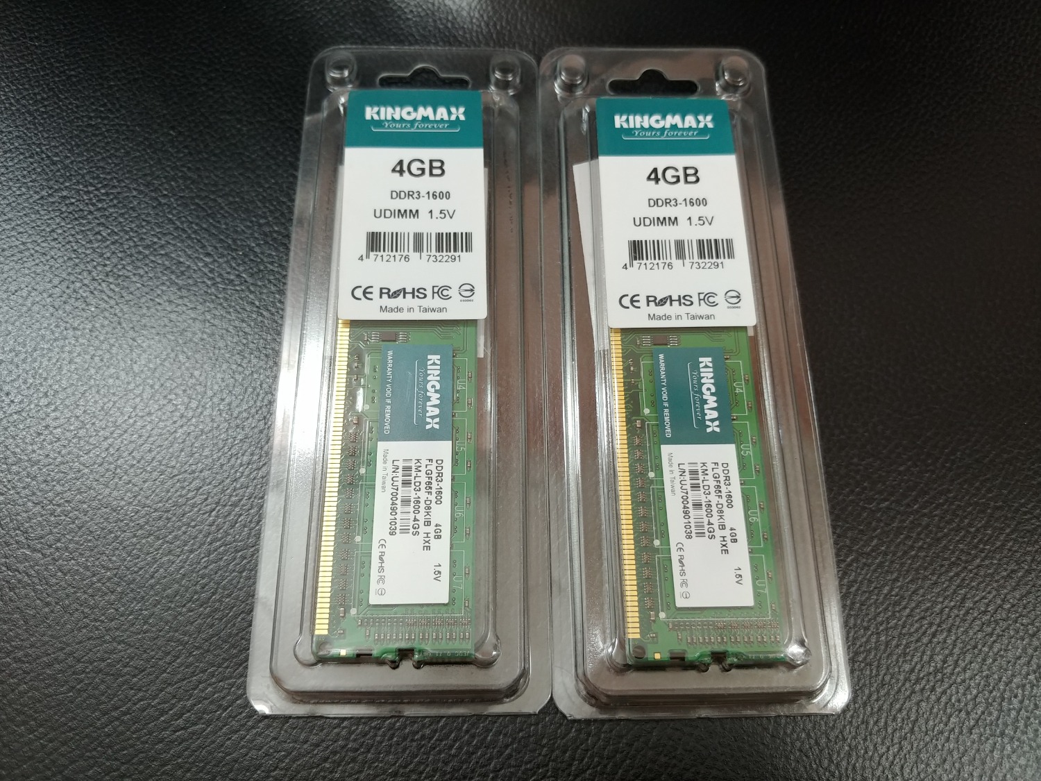 Mua thêm 2 thanh 4GB này để nâng cấp thêm RAM cho máy. Giá trên Tiki khá tốt vào  thời điểm mua (489k). Gắn vào thì máy chạy bình thường. Tuy nhiên, không thể đạt bus tối đa 1600 mà chỉ 1300 (dual channel). Trước đó khi chỉ có 2 thanh RAM cũ (Corsair) thì được 1600. Không biết có phải do mainboard không (Gigabyte B75-D3V), đã chỉnh XMP trong BIOS. Ngoài vấn đề đó ra thì đến giờ vẫn ổn.