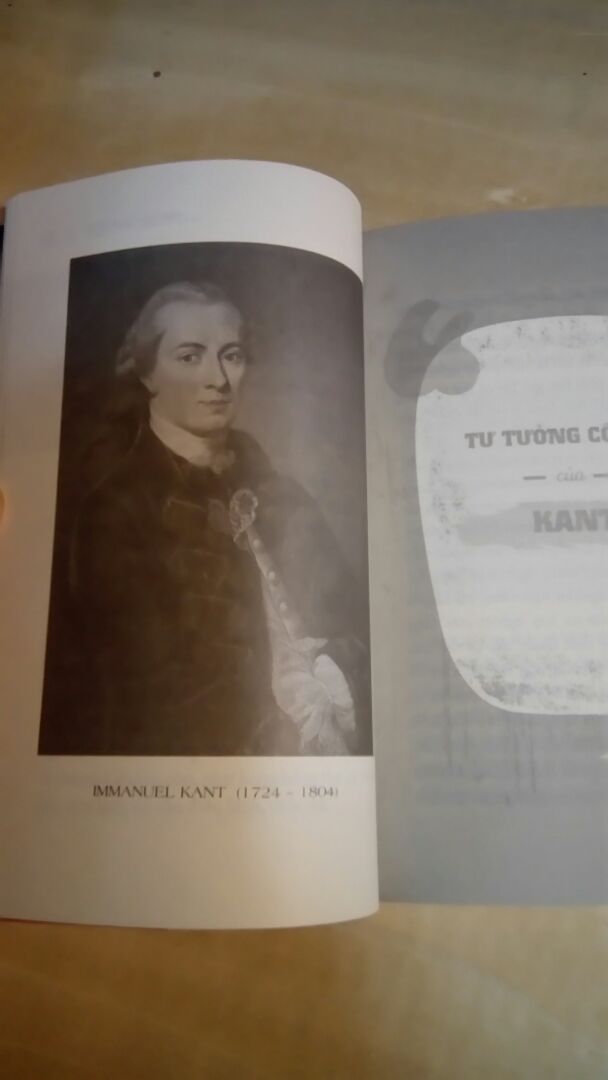 Sách đẹp, trang nhã, Văn Lang trình bày lại mình thấy đẹp hơn cả bản gốc. Nhưng chính vì trình bày lại nên đã chọn nhầm hình minh họa chân dung Kant thành chân dung của Friedrich Jacobi như một bạn trước đó đã nhận xét, đặc biệt là trang 24 nhầm hẳn tranh chân dung. May mà bìa không chọn nhầm hình