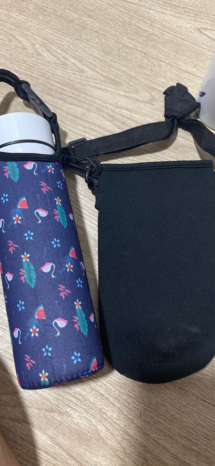 tôi muốn đổi lại 1 sản phẩm. hình chụp một kiểu giao hàng một kiểu