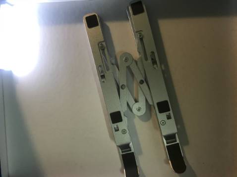 Sản phẩm chất lượng, hàng thực tế như mô tả, mình hay ngồi quán cafe làm việc nên rất hữu ích nên gấp gọn như thế này thì tiên lợi, ủng hộ shop ✌️. Mong shop ra nhiều sản phẩm hữu ích ntn nhiều hơn nữa .