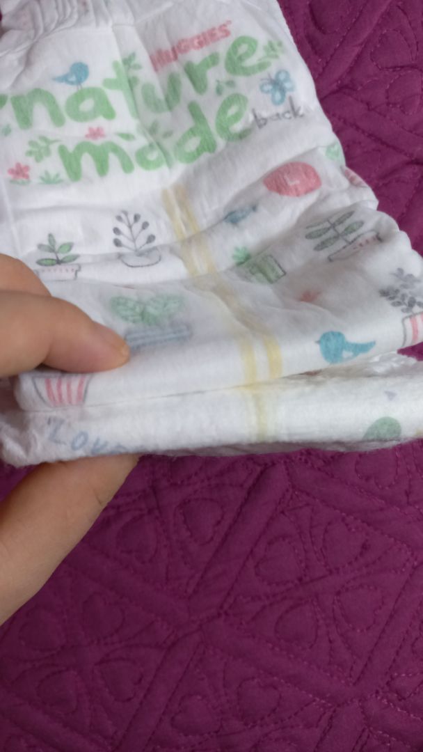 tiki đóng gói giao hàng nhanh, xưa giờ mình vẫn xài moony cho con nay đổi huggies nature xài thử, ok hơn moony. có chống tràn lưng khi bé ị nhiều k bị tràn như moony,form to, đóng thử qua đêm cho con rất ok thấm hút tốt tiki đóng gói giao hàng nhanh, xưa giờ mình vẫn xài moony cho con nay đổi huggies nature xài thử, ok hơn moony. có chống tràn lưng khi bé ị nhiều k bị tràn như moony,form to, đóng thử qua đêm cho con rất ok thấm hút tốt