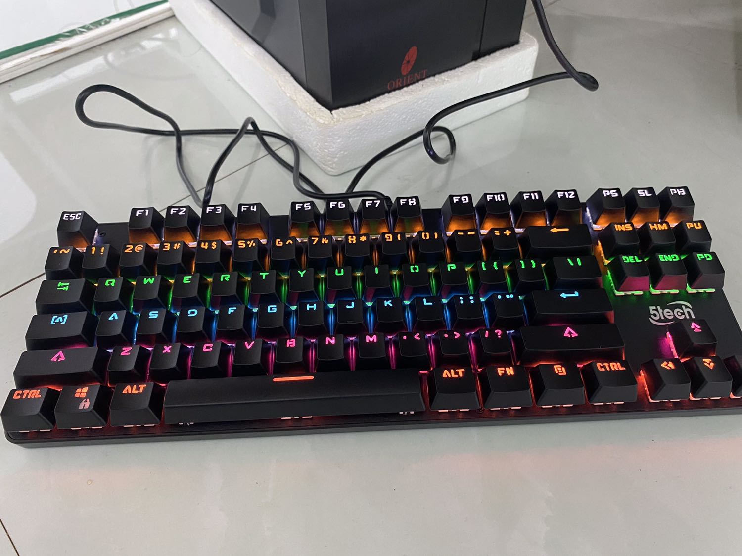 Sản phẩm như hình chất lượng tốt . Chữ trên bàn phím cũng rõ . Tiếng kêu đã tai . Đèn led nhấp nháy, thay đổi hiệu ứng led tùy thích . Tầm giá này mà chất lượng vậy quá ok luôn. Ncl rất ổn trong tầm giá
Shop tư vấn nhiệt tình, đóng gói cẩn thận. 5 sao cho shop nhé Sản phẩm như hình chất lượng tốt . Chữ trên bàn phím cũng rõ . Tiếng kêu đã tai . Đèn led nhấp nháy, thay đổi hiệu ứng led tùy thích . Tầm giá này mà chất lượng vậy quá ok luôn. Ncl rất ổn trong tầm giá
Shop tư vấn nhiệt tình, đóng gói cẩn thận. 5 sao cho shop nhé