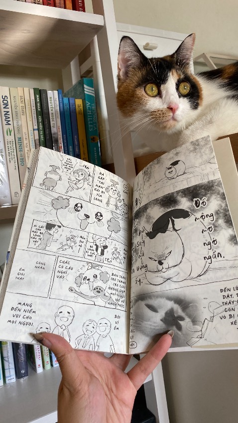 Truyện kỉu hài bựa vui vui. Có tặng kèm 1 bookmark cute =w= 

Tiki Now giao hàng rất nhanh, bọc chống sốc đầy đủ. Mãi iu Tiki 😘